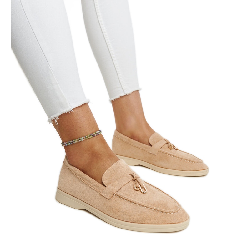 Bež mokasine s metalnim privjeskom iz Fiorana
