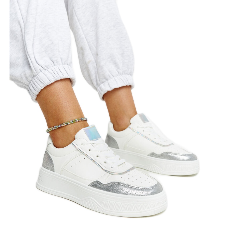 Bijelo srebrne tenisice s debelim Rumai potplatom bijela