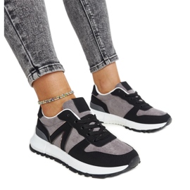 Crno-sive tenisice na Sanela platformu