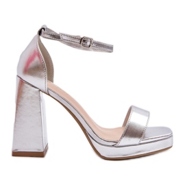 Modne srebrne Merila sandale s četvrtastom petom srebro