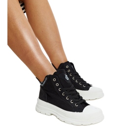 Nura visoke crne tenisice sa udubljenjima crna