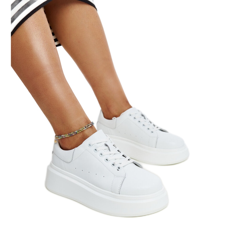 Bijele kožne tenisice na vezanje bijela