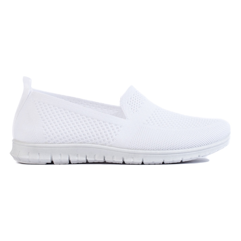 Navucite bijele tenisice bijela