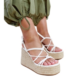 Bijele Mara sandale na klin bijela