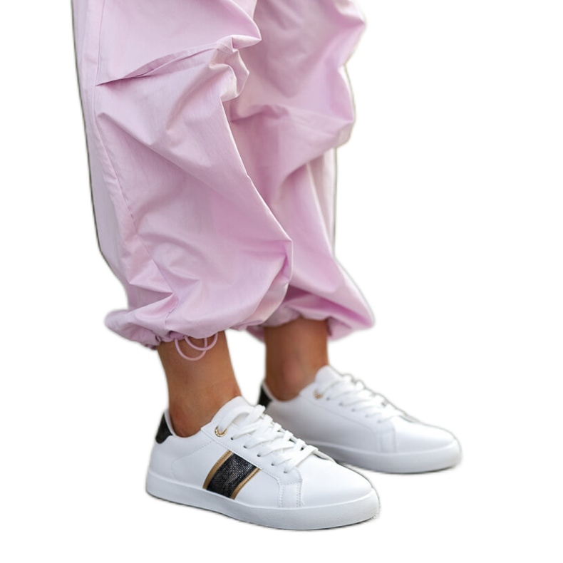 Bijele tenisice s ukrasnom Grada prugom bijela