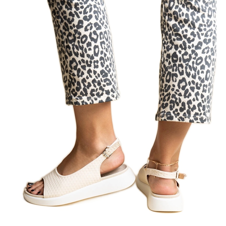 Hamondove bež sandale s debelim potplatom