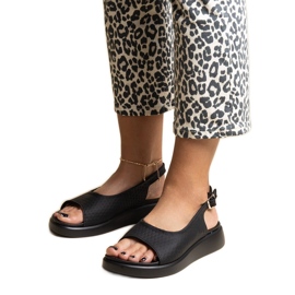 Crne sandale s debelim Hamond potplatom crna