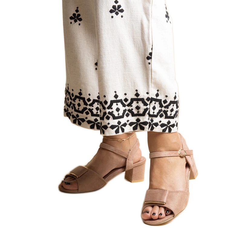 Tamno bež sandale na nisku petu marke Frederica