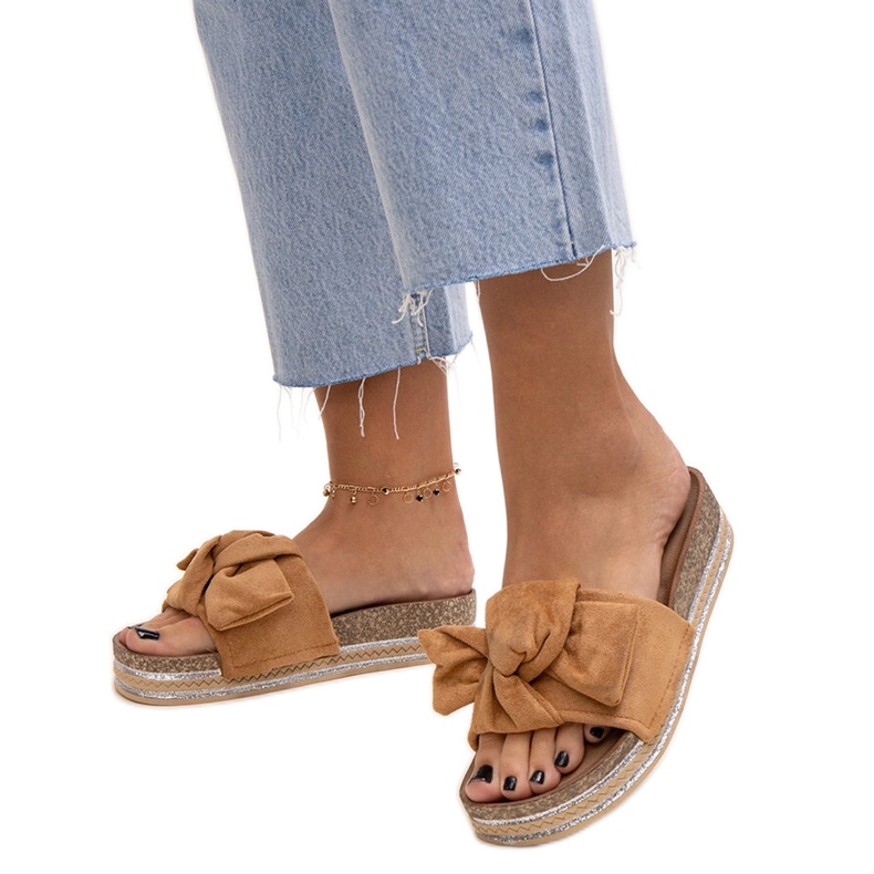 Smeđe japanke s masivnim Peletra potplatom smeđa