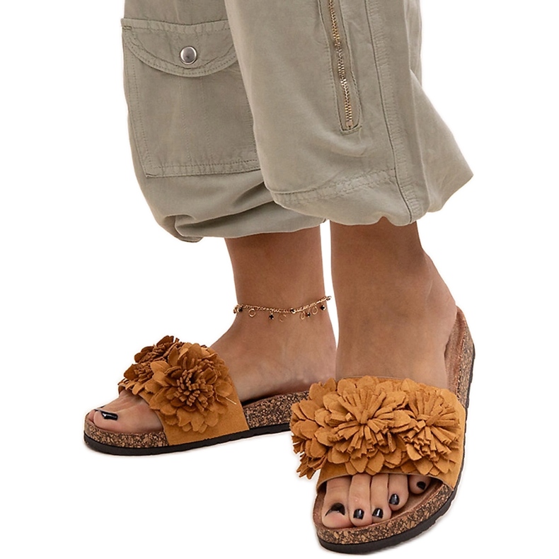 Japanke s cvjetićima na plutenom potplatu marke Almida smeđa