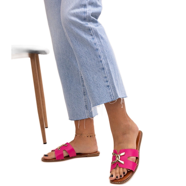 Tamnoružičaste natikače s Razanna kopčom ružičasta