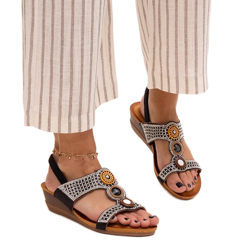 Sjajne niske sandale na klin od Azeeze crno