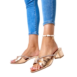 Mule na visoku petu ukrašene Anbrani cirkonima zlatni