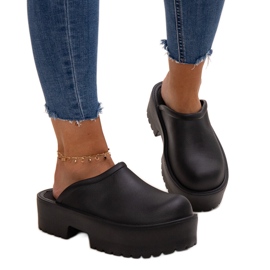 Crne japanke s masivnim Huss potplatom crna