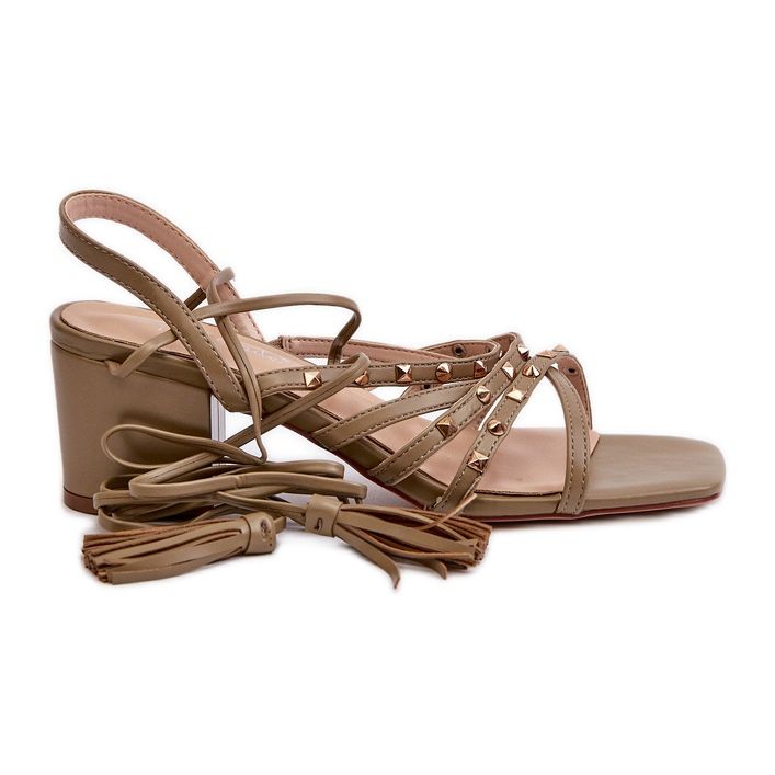 Vezane sandale na nisku petu ukrašene nitnama, zelene Chrisele zelena