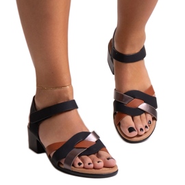 Crne sandale na nisku petu iz Rudaine crna