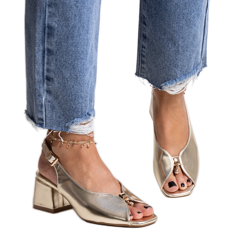 Zlatne Ayat blok sandale zlatna