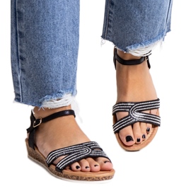 Saila crne niske sandale na klin crna