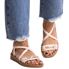 Bež sandale sa zlatnom kopčom Pamphila