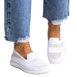 Rahimove bijele tenisice sa pjenastim đonom bijela