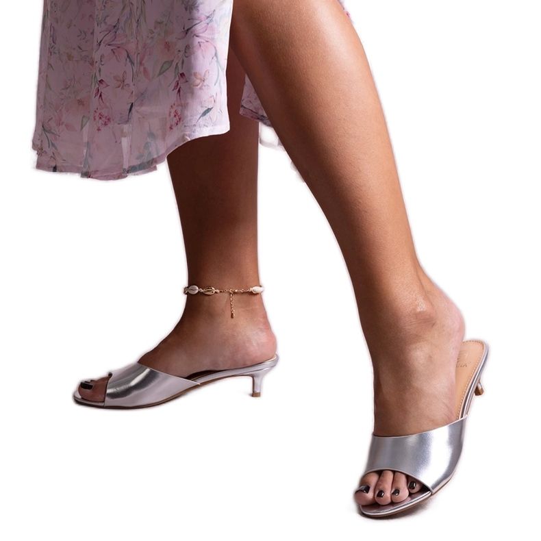 Srebrne maloua japanke na nisku petu srebro