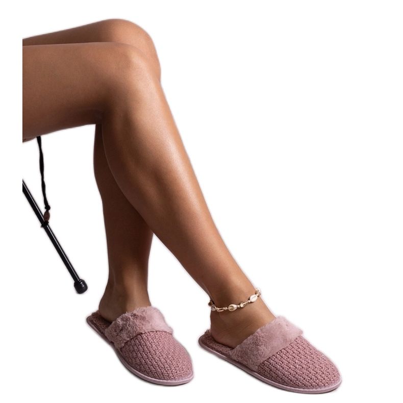 Ružičaste papuče ukrašene Sira koncem ružičasta