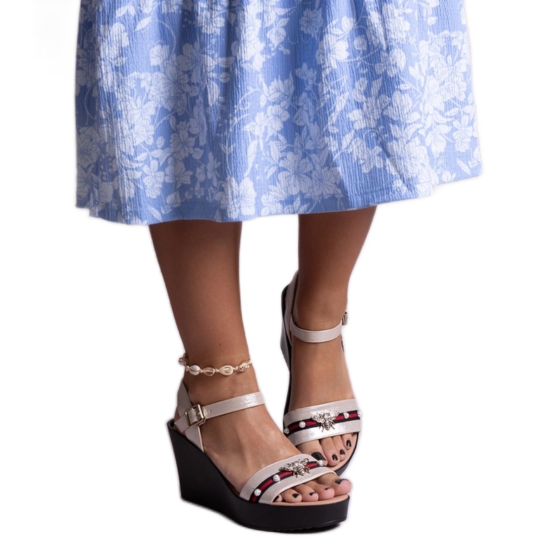 Farah zlatne sandale na klin zlatna