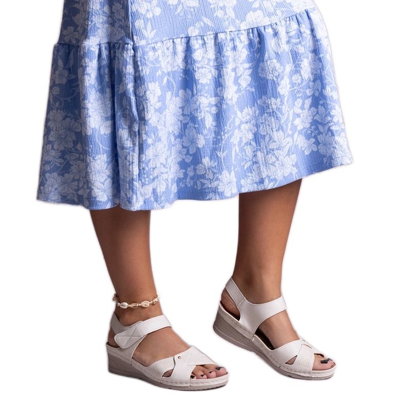 Bež Kirane sandale na niske klinove