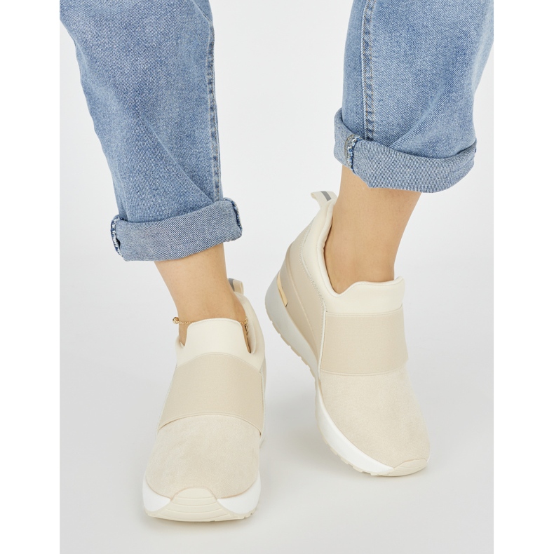 Svijetlo bež ženske tenisice na wedge