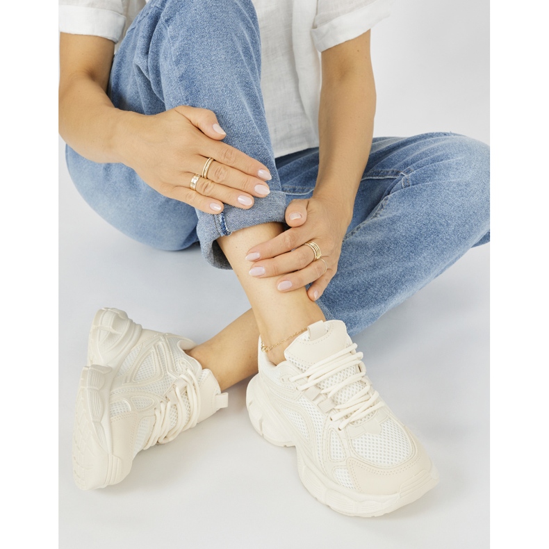 Bež tenisice s debelim potplatom