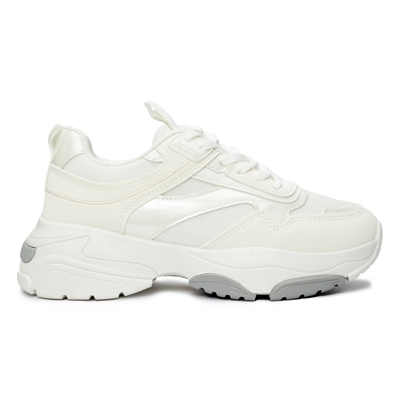 Sportske bijele cipele s debelim potplatom bijela