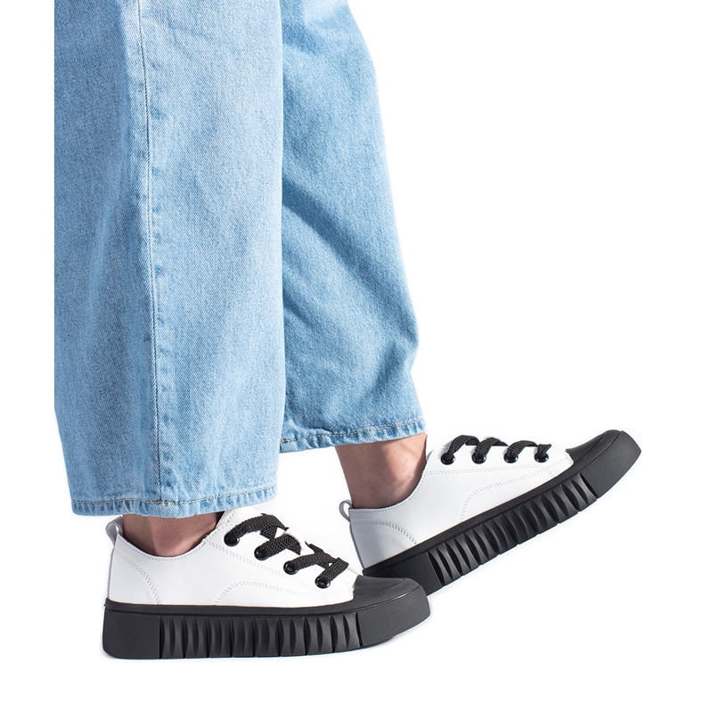 Bijelo-crne niske tenisice od prirodne kože bijela