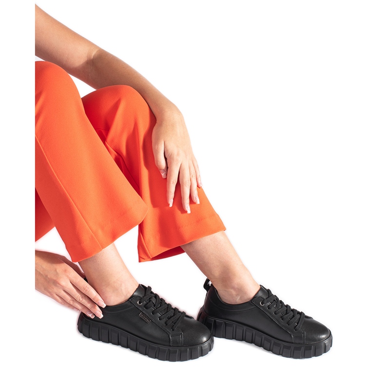 Crne kožne cipele s platformom crno