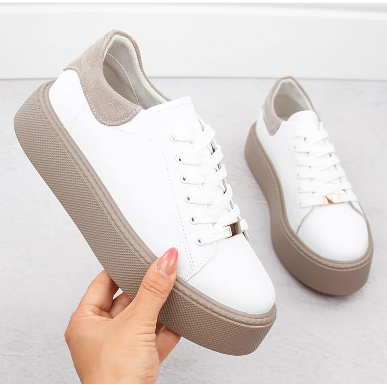 Bijele kožne sportske cipele Filippo DP6119 na platformu bijela