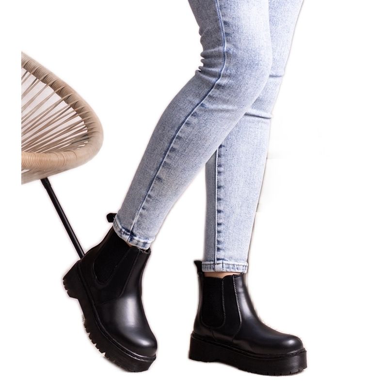 Lessayeve crne gležnjače s platformom crno