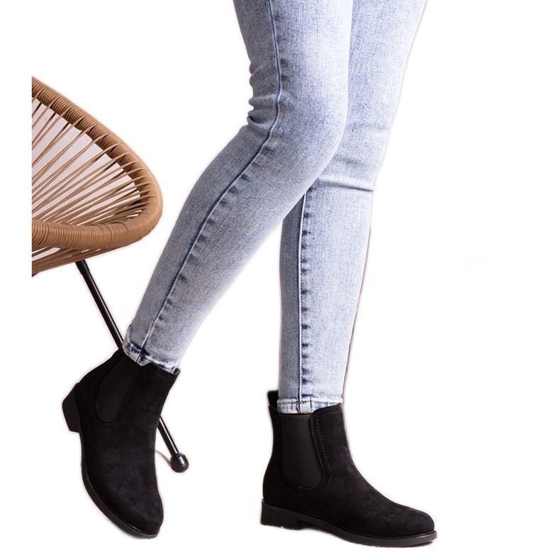 Crne gležnjače s natikačama marke Szamiran crno