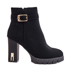 Izolirane ženske gležnjače sa zlatnom kopčom, crne Taitre crna