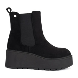 Crne Chelsea čizme od brušene kože na tanke hlače crna