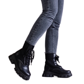 Crne gležnjače s fleksibilnim gornjištem marke Zogba crna