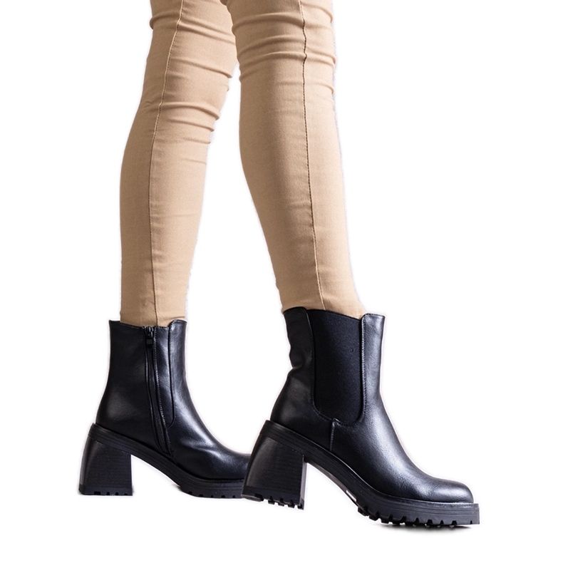 Crne ženske gležnjače od Ariane eko kože crno