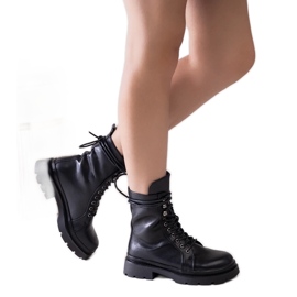 Crne izolirane planinarske cipele Tuima crna