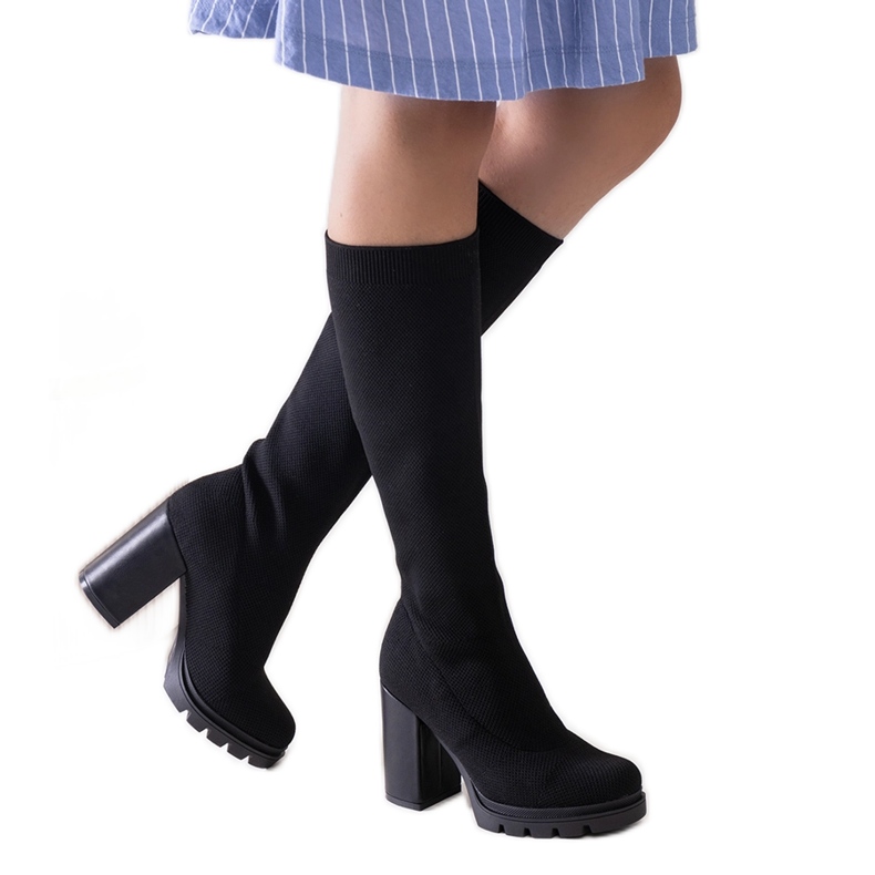 Saria crne natikače s visokom petom crno