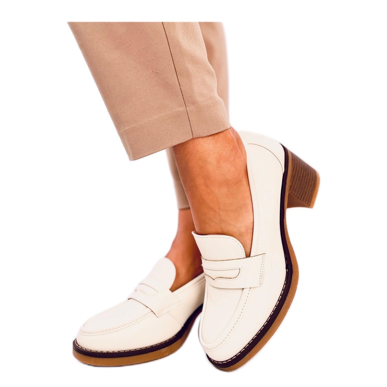 Bež mokasine s visokom petom