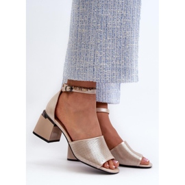 Step in style Sandale Model Horissa 62114 Gold - Zakoračite sa stilom žuta boja