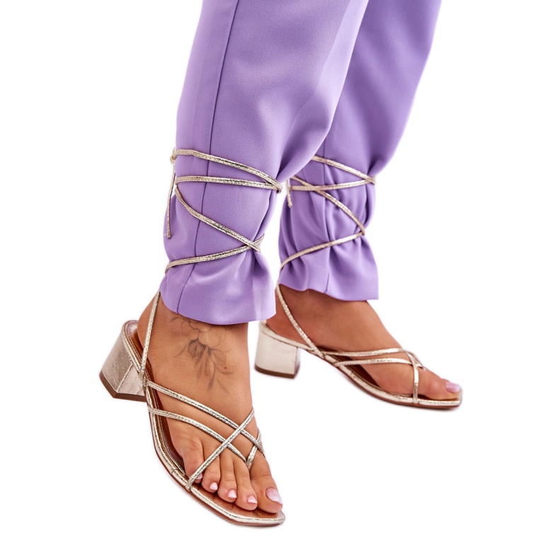 Step in style Model Secret Love LOLA5023 Zlatne sandale na vezanje - Korak sa stilom žuta boja