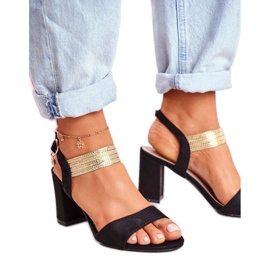 Sandale na visoku petu s ukrasnim crnim remenom crna