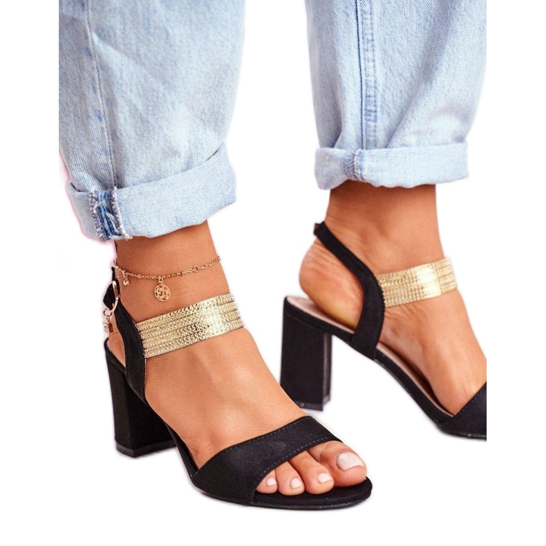 Sandale na visoku petu s ukrasnim crnim remenom crno