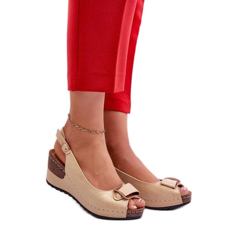 Bež ženske sandale na klin