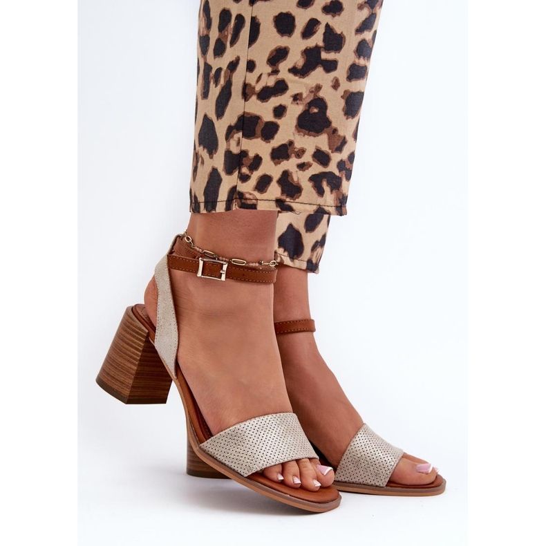 Step in style Sandale Model Ronvia 24SD35-7082 Zlatne - Zakoračite sa stilom žuta boja