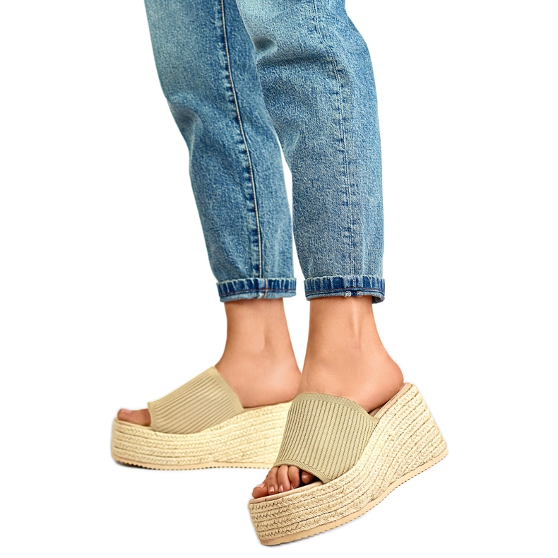 Ženske sandale na klin 7237GO zlatne žuta boja